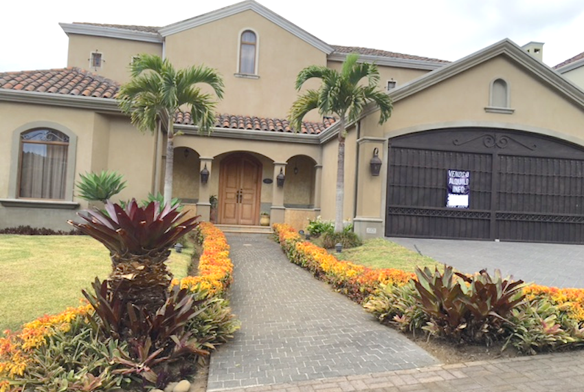 Bella Casa Colonial En Bosques de Altamonte Curridabat