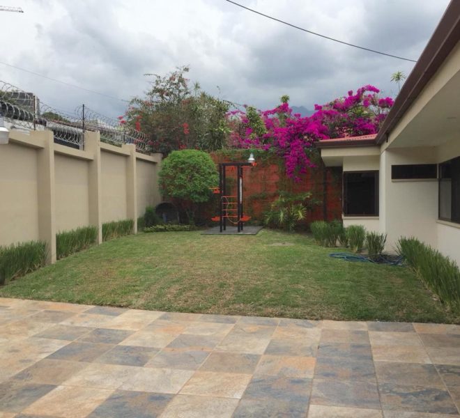 Casa de Una Planta en Bello Horizonte Escazú