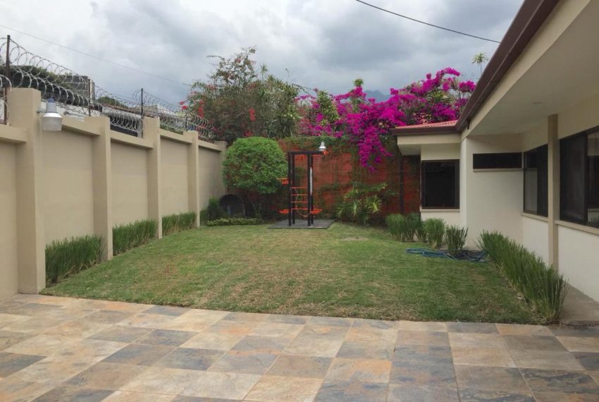 Casa de Una Planta en Bello Horizonte Escazú