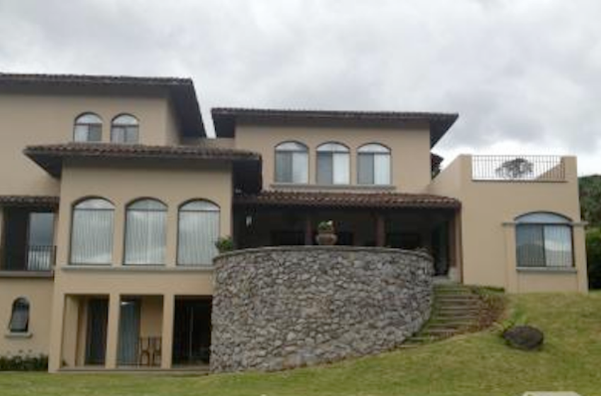 Residencia de Lujo En Exclusivo Condominio En Curridabat