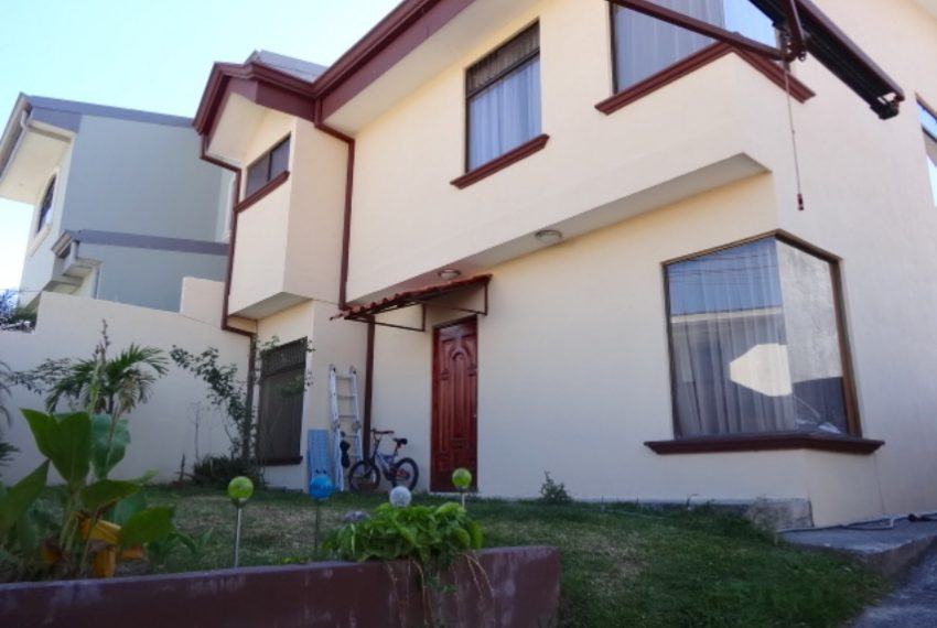 Casa En Residencial Con Acceso Controlado En Lomas De Ayarco Curridabat