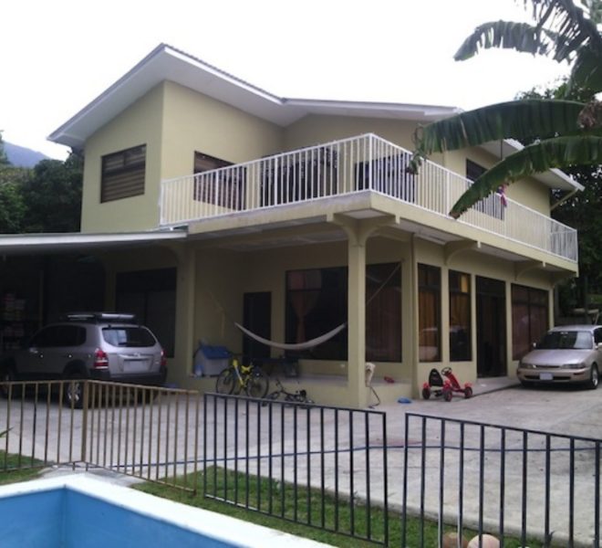 Casa en Residencial Privado Con Piscina en San Antonio de Escazú
