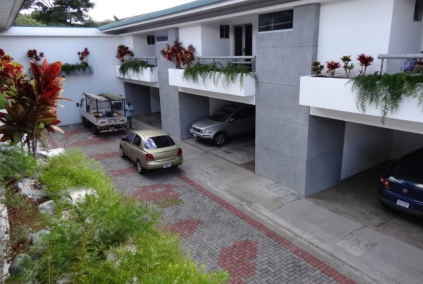 Casa Moderna En Condominio En Escazú