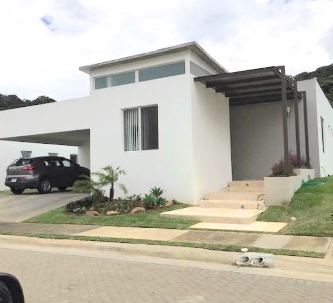 Casa De Una Planta Estilo Contemporáneo en Pozos Santa Ana