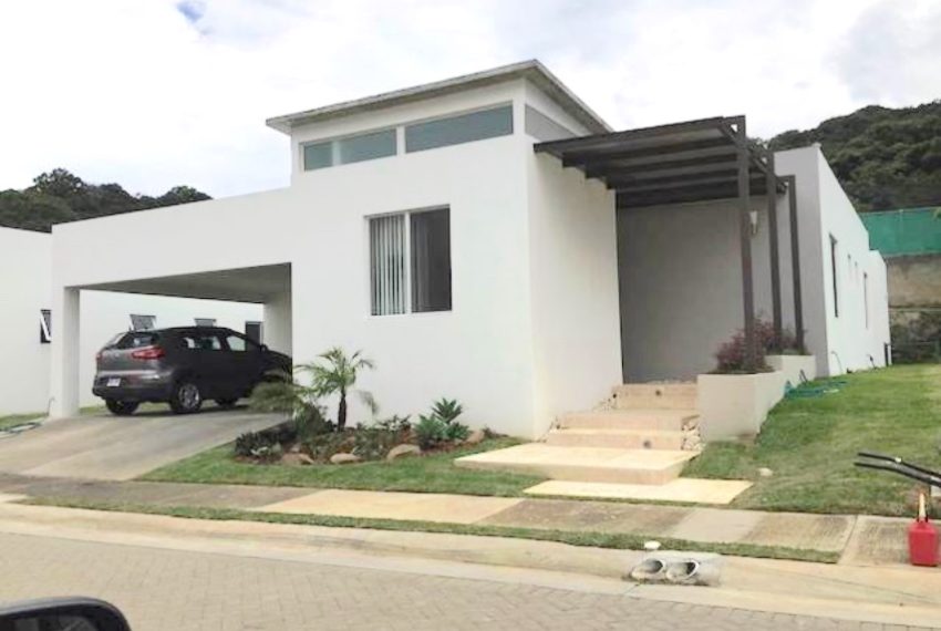 Casa De Una Planta Estilo Contemporáneo en Pozos Santa Ana