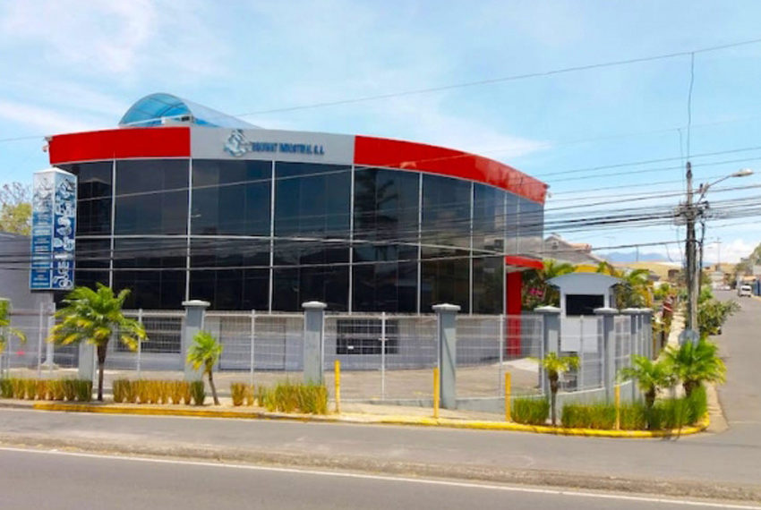 Edificio con Oficinas y Bodega en Zapote, San José