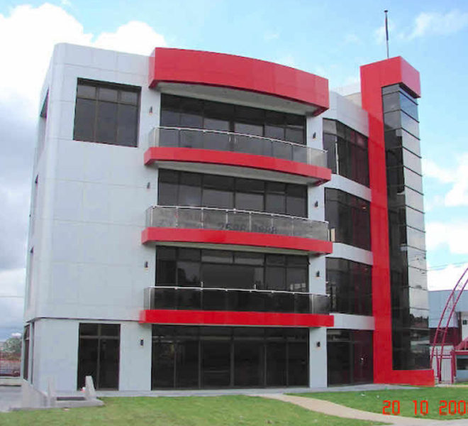 Edificio con 5 Niveles y Diseño Moderno en Zapote, San José