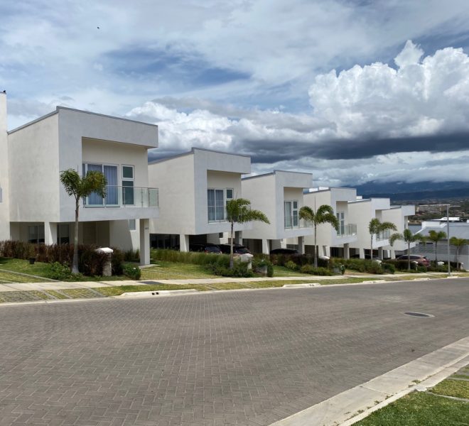 Casas Modernas en Condominio con Acabados de Lujo en Escazú