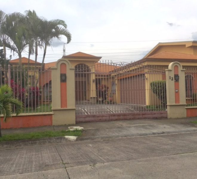 Casa De Una Planta En La Uruca, San José