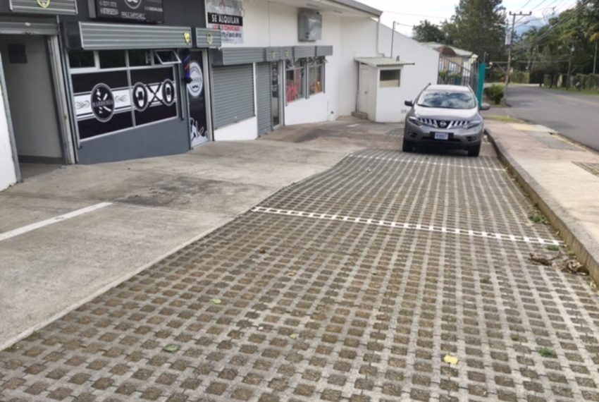 Edificio Nuevo Con Cuatro Locales En Guayabos, Curridabat