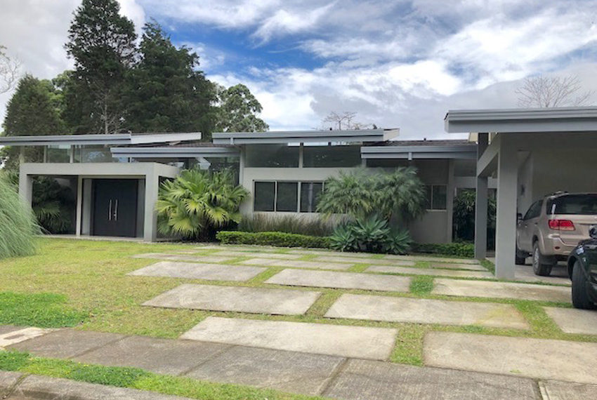 Casa Estilo Contemporáneo de Una Planta en Tres Ríos, Cartago