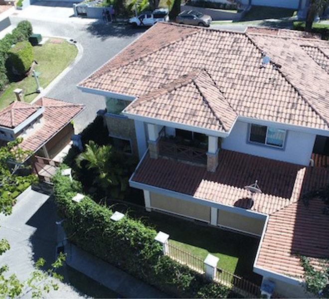 Elegante Casa en Condominio en Guachipelín, Escazú, San José