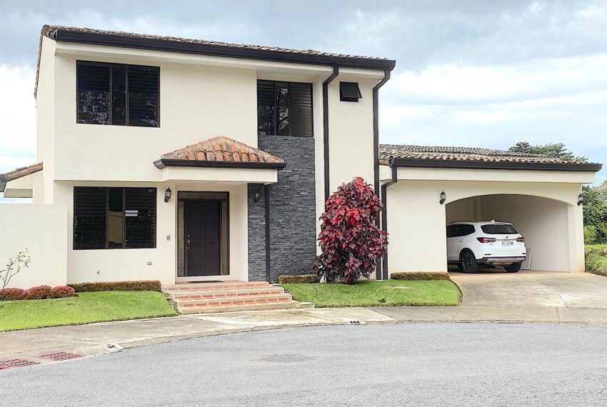 Casa Moderna  Amueblada En Condominio La Hacienda en Cartago