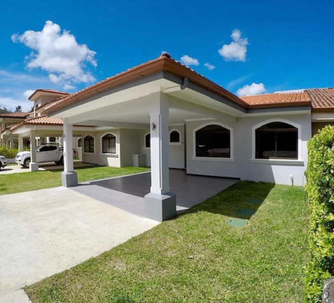 Casa en Condominio Vistas del Irazú, Cartago, Costa Rica