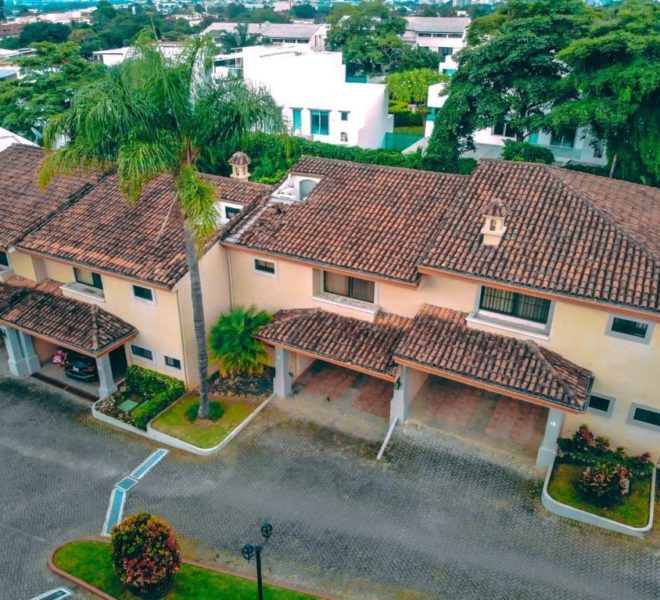 Casa En Condominio de Tres Niveles Super Ubicación En Escazú