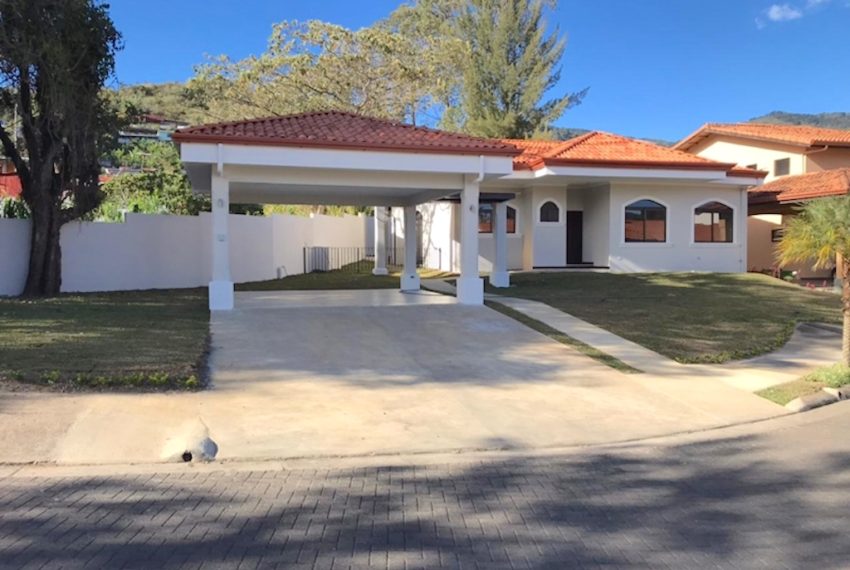 Estrene Casa De Una Planta En Condominio Vistas Del Irazú, Cartago