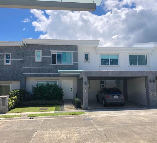 Estrene Casa Moderna En Piedades De Santa Ana