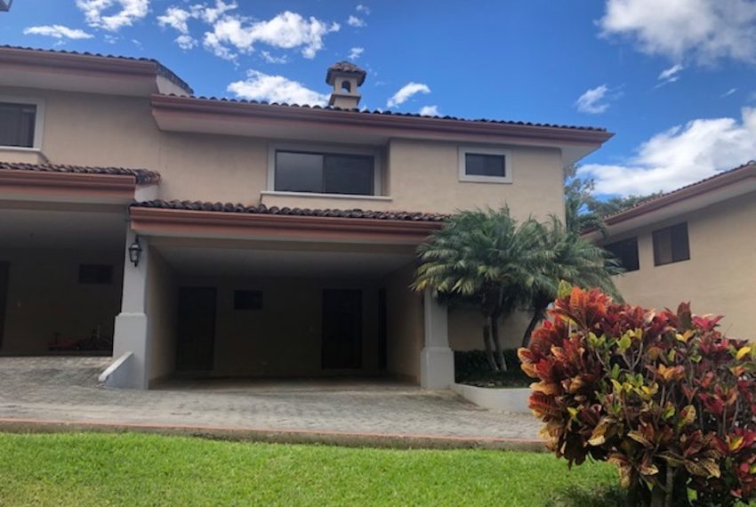 Se Vende Casa Estilo Colonial En Escazu