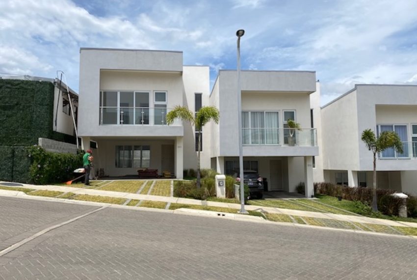 Se Alquila Casa Contemporánea En Guachipelín Escazú