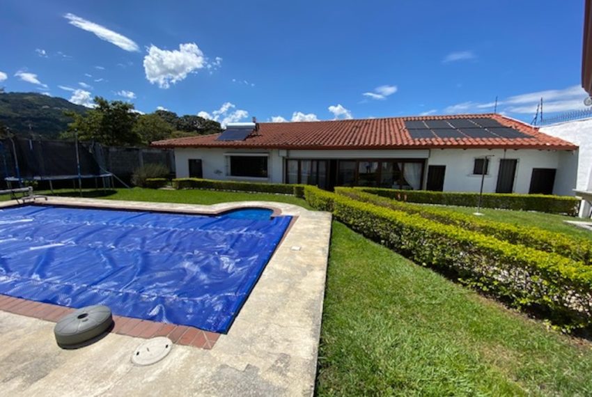 Casa Independiente Con Piscina En Guachipelín Escazú