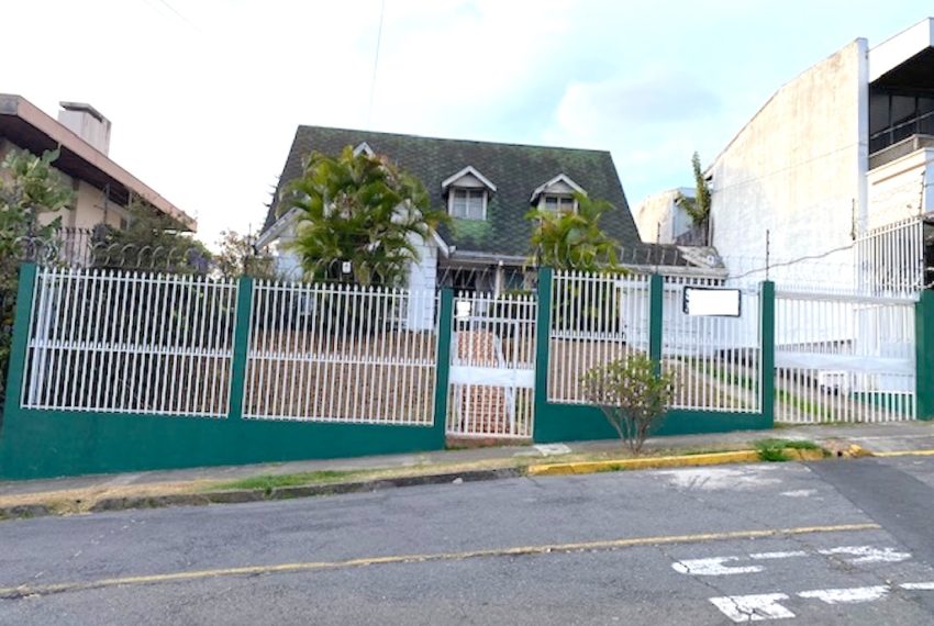 Propiedad Con Uso de Suelo Mixto En Los Yoses