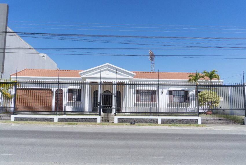 Residencia De Una Planta En Barrio Asis Cartago