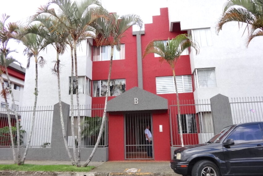 Se vende apartamento en zona Plaza del Sol Curridabat