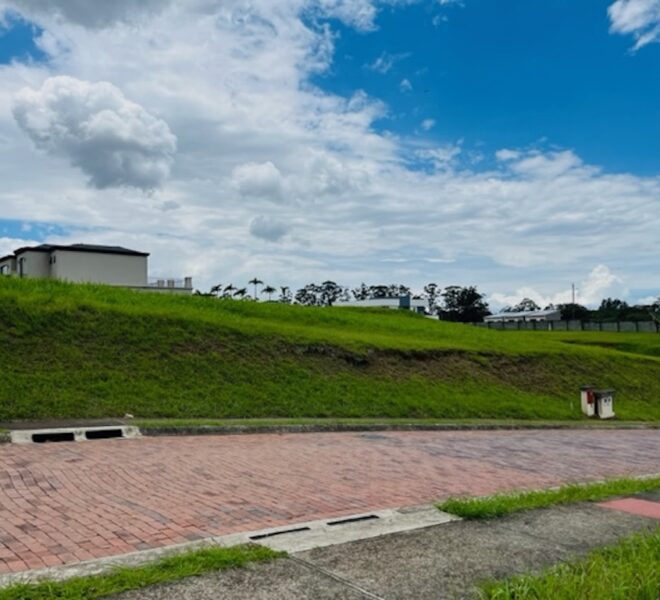 Lote Con Vista En Condominio La Riviera, Belén