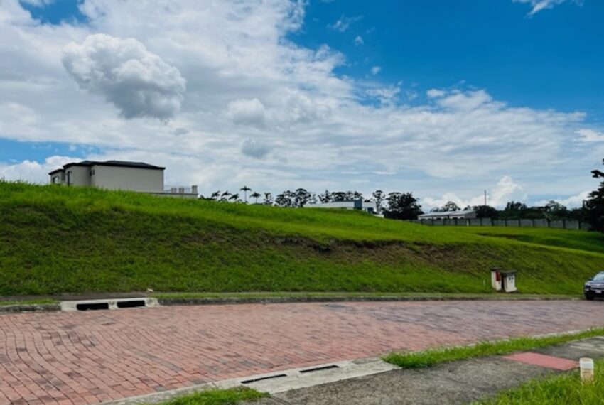 Lote Con Vista En Condominio La Riviera, Belén